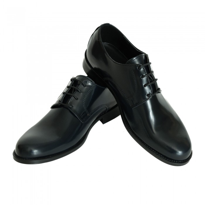 Scarpa allacciata blu abrasivata