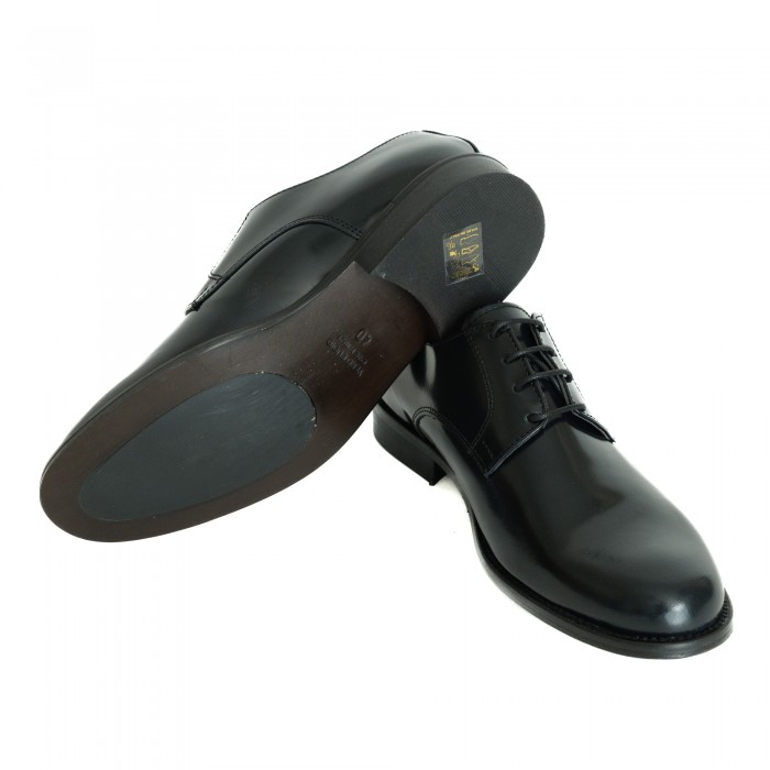 Scarpa allacciata blu abrasivata