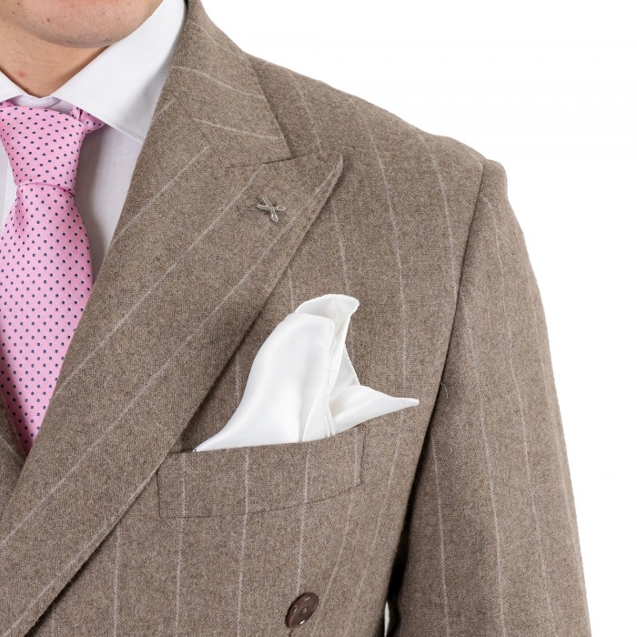 Abito doppio petto gessato in lana beige