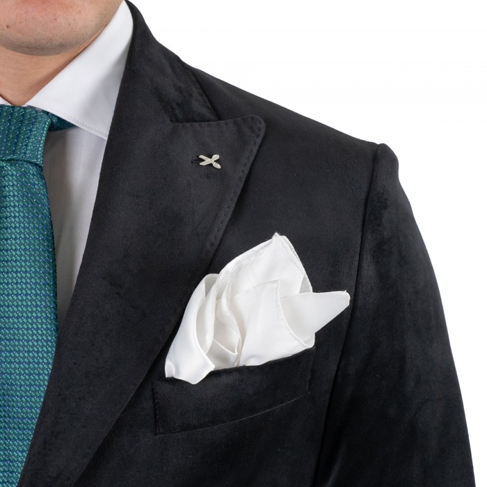 Abito in velluto nero petto a lancia