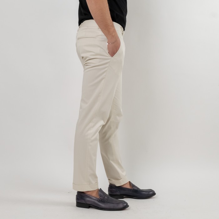 Pantalone in cotone tinta unita...