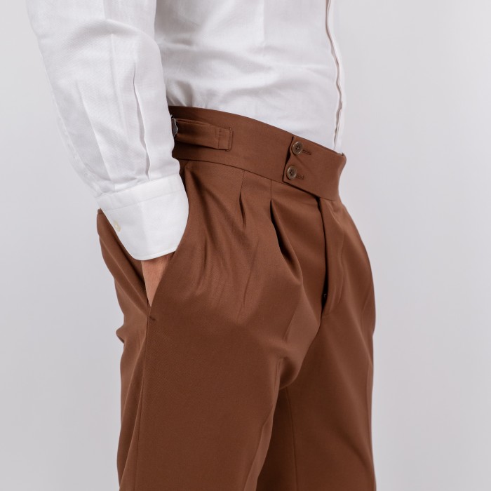 Pantalone doppia pince cintura lunga...