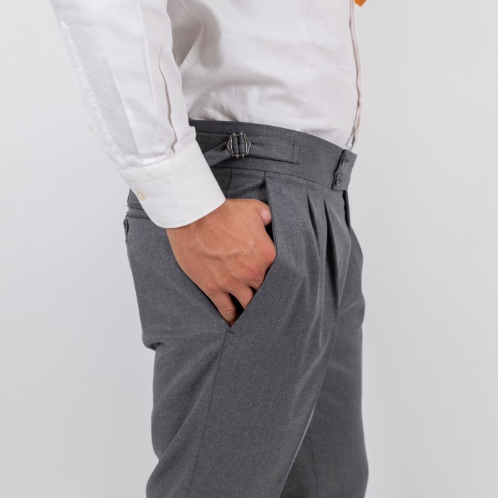 Pantalone doppia pince cintura lunga...