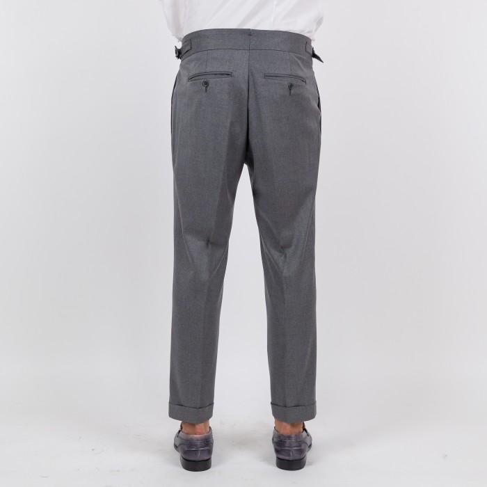 Pantalone doppia pince cintura lunga...