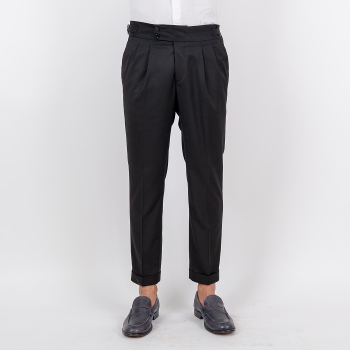 Pantalone doppia pince cintura lunga...