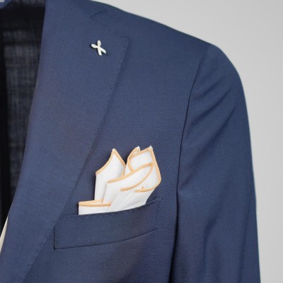 Pochette in seta bianca con...