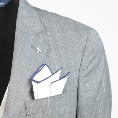 Pochette in seta bianca con...