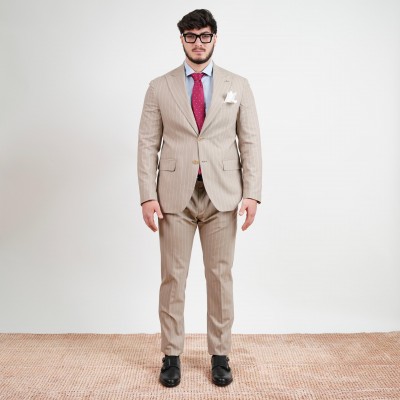 Abito monopetto beige...