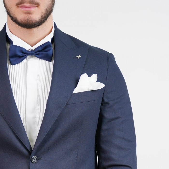 Abito monopetto blu petto a lancia