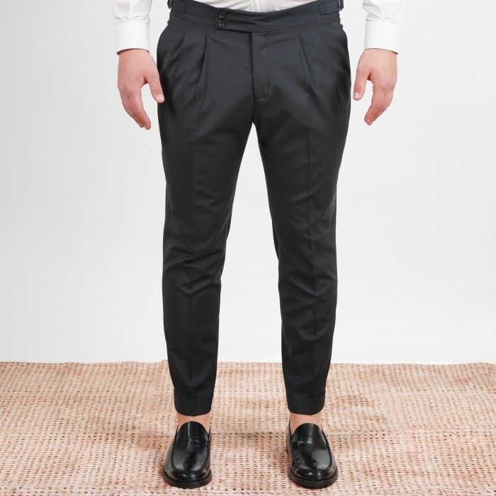 Pantalone doppia pince e cintura...