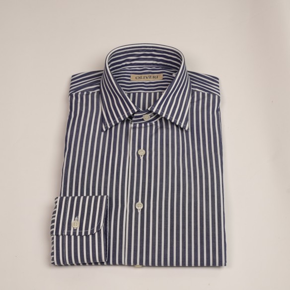 Camicia a bastoncini bianchi e blu botton down